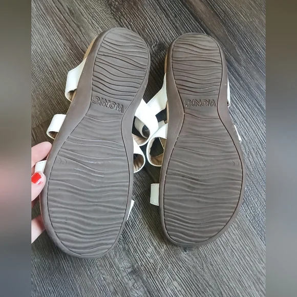 Vionic White Patent Leather Misa slide sandals adjustable straps Size 8 - Picture 4 of 6